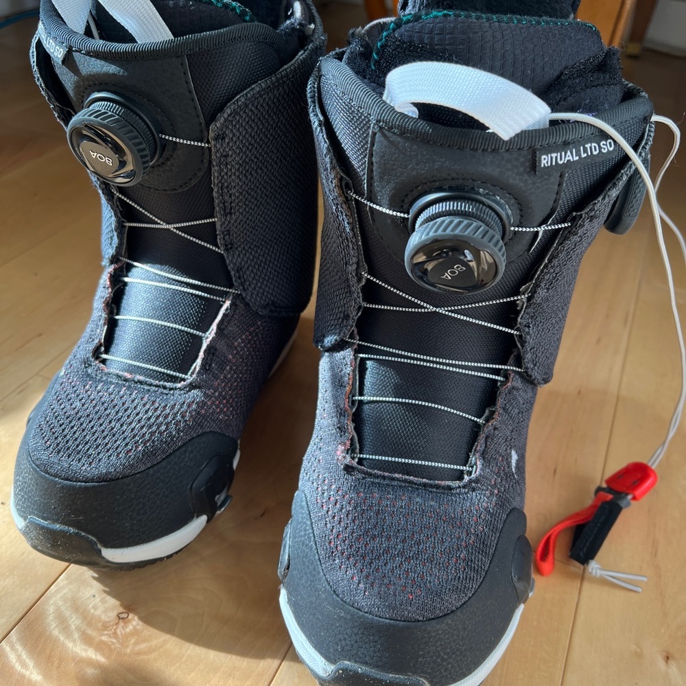 Women's Burton Ritual Step On® Snowboard Boots with BOA Lacing, size 6